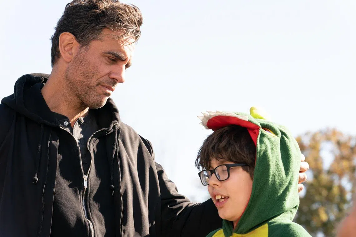 ylmovie09 - Bobby Cannavale (left) and William Fitzgerald in Ezra


Source/copyright: Shaw Organisaton