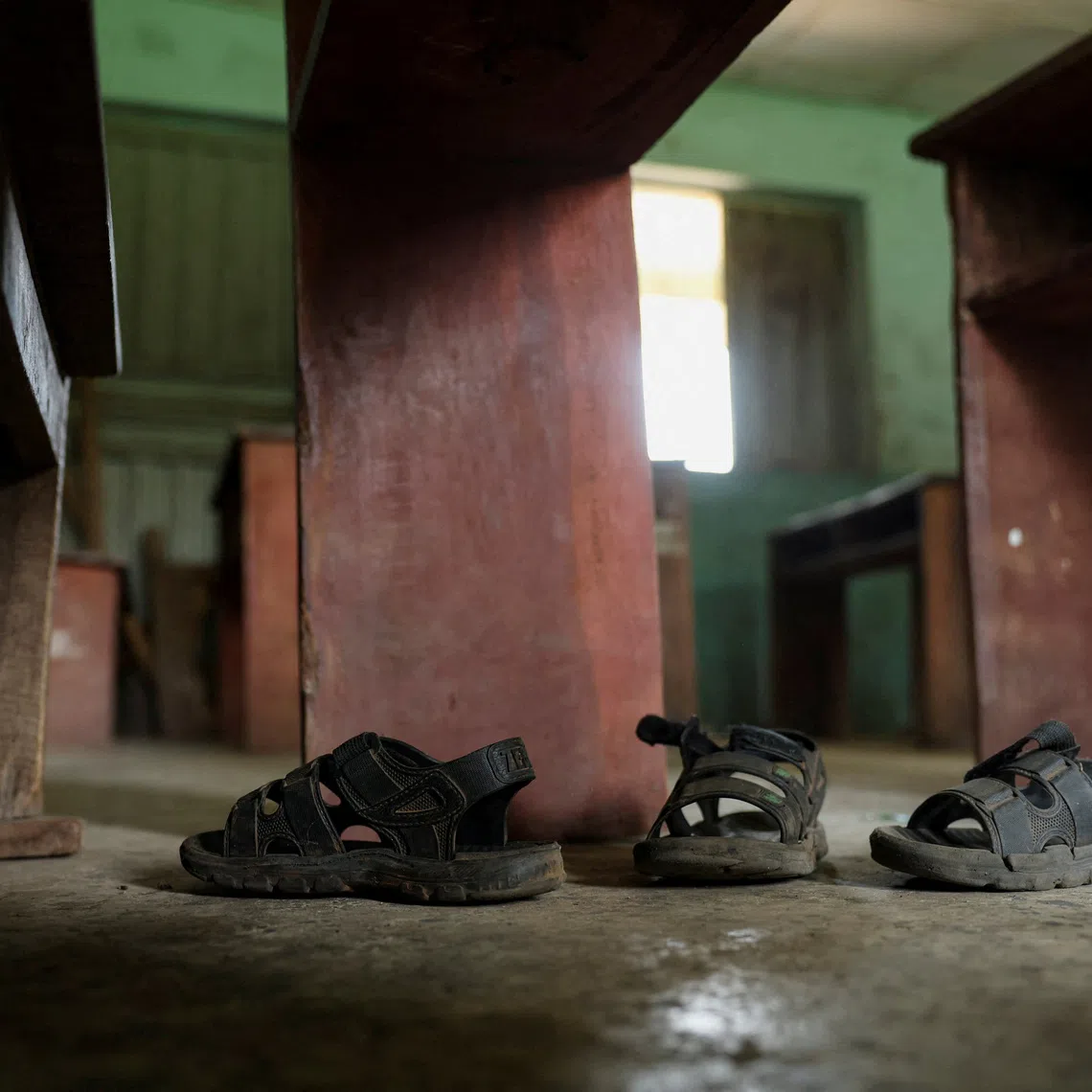 School items belonging to abducted students of L.A. Primary School sit inside an empty classroom in Oyo, State, Nigeria, June 2, 2026. REUTERS/Sodiq Adelakun