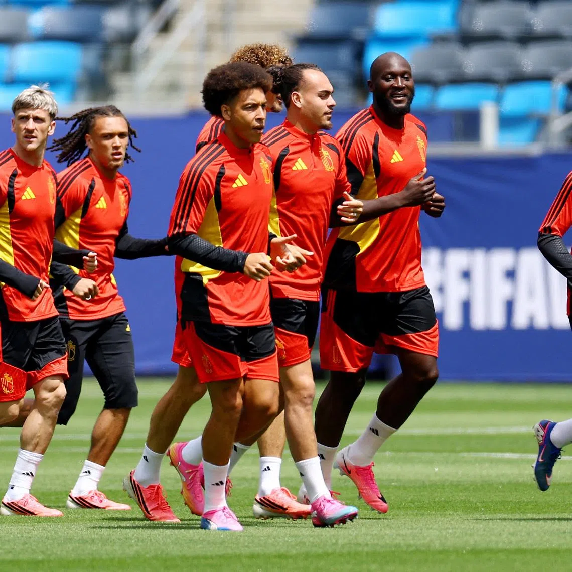 Soccer Football - FIFA World Cup 2026 - Belgium Training - Carson Sports Park, Carson, California, U.S. - June 20, 2026 Belgium's Alexis Saelemaekers, Diego Moreira, Axel Witsel, Arthur Theate, Romelu Lukaku and Matias Fernandez Pardo during training REUTERS/Lisi Niesner