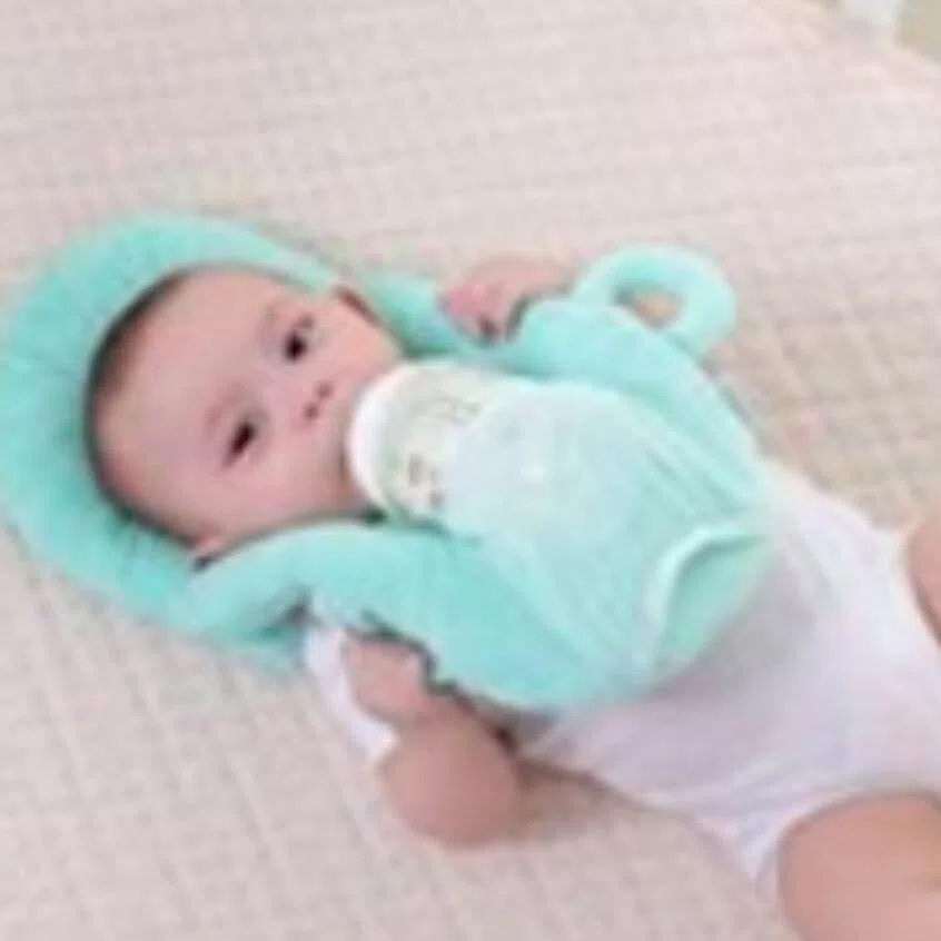 Baby self-feeding pillows pose serious risks of choking and suffocation to babies, warned Singapore's consumer safety watchdog.