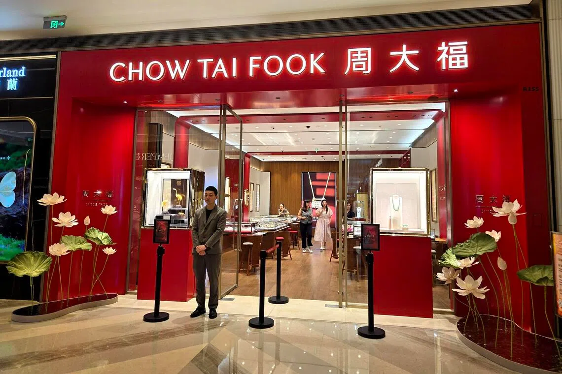 kbchow - Jewel at Changi Airport will get one of such new upscaled and rebranded Chow Tai Fook stores in October 2025. This store in Shenzhen carries jewellery pieces with a median price tag of S$40,000. The jeweler plans to stock its Singapore store with even higher-priced pieces. 

Source and Credit: Krist Boo