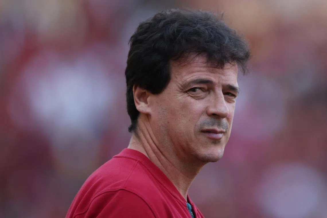 FILE PHOTO: Soccer Football - Brasileiro Championship - Flamengo v Fluminense - Estadio Maracana, Rio de Janeiro, Brazil - June 23, 2024 Fluminense coach Fernando Diniz before the match REUTERS/Sergio Moraes/File Photo