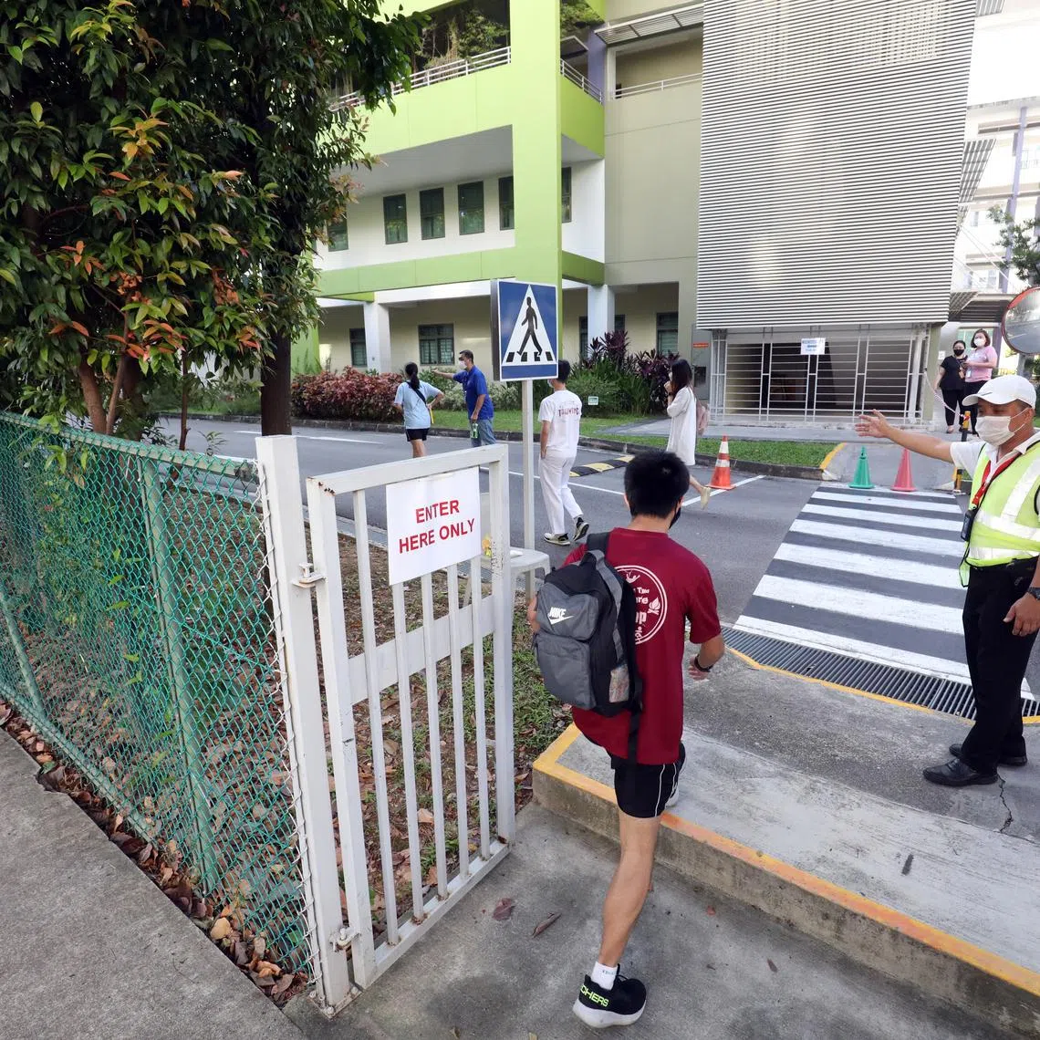 Edgefield Secondary School’s DSA Innovation programme first shortlists candidates who have participated in related competitions or demonstrated innovation potential with personal projects in their portfolios.