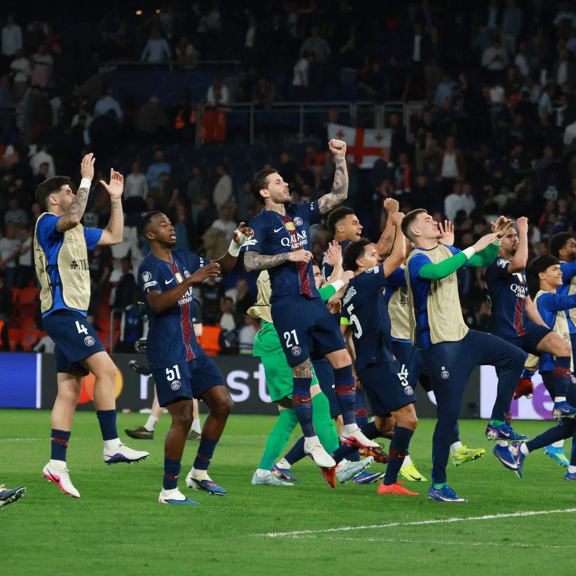 Soccer Football - UEFA Champions League - Quarter Final - First Leg - Paris St Germain v Liverpool - Parc des Princes, Paris, France - April 8, 2026 Paris St Germain players celebrate after the match REUTERS/Stephanie Lecocq
