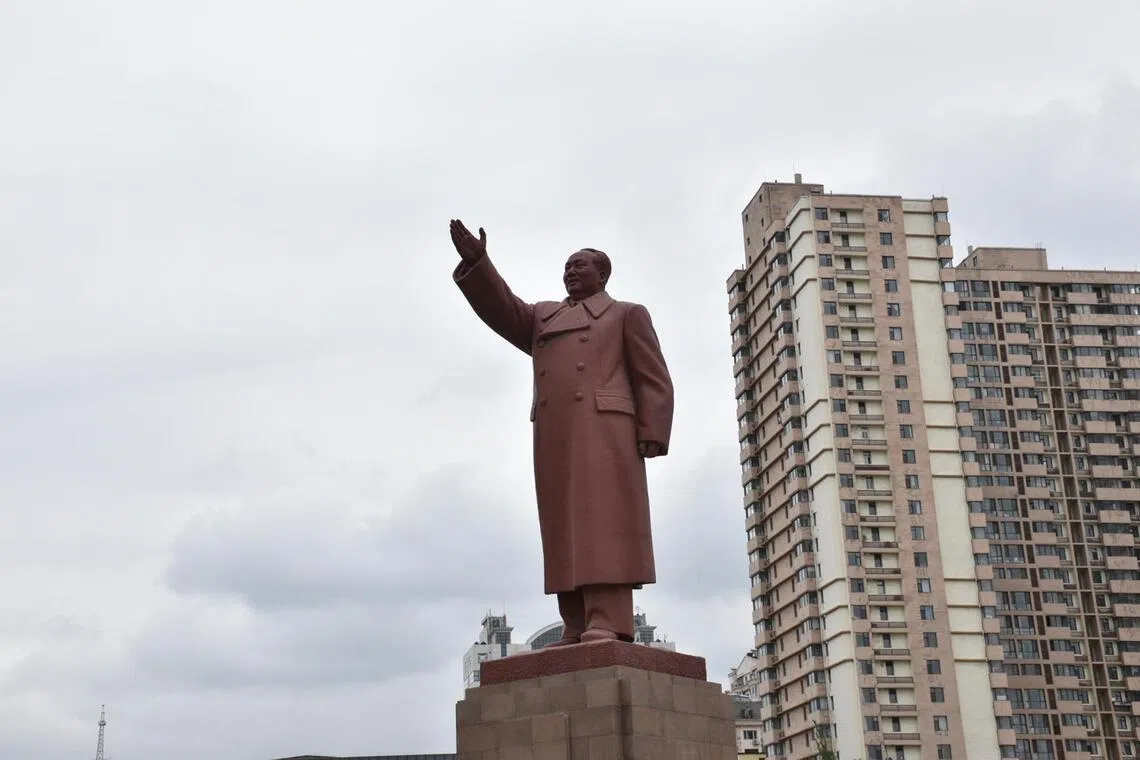 O presidente Mao Zedong lançou a Revolução Cultural em 1966. 