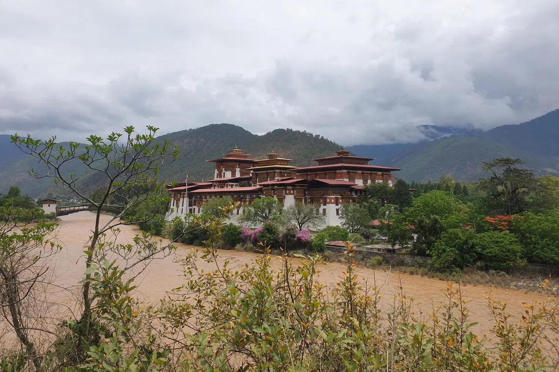 aibhutan - Punakha Dzong is also known as the Palace of Great Happiness (Punthang Dechen Phodrang). PHOTO: HO AI LI