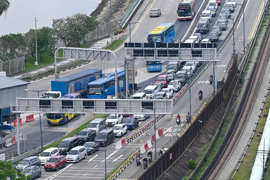 President Jimmy Leong said it was important to keep all counters open, especially during peak periods on weekends and holidays.