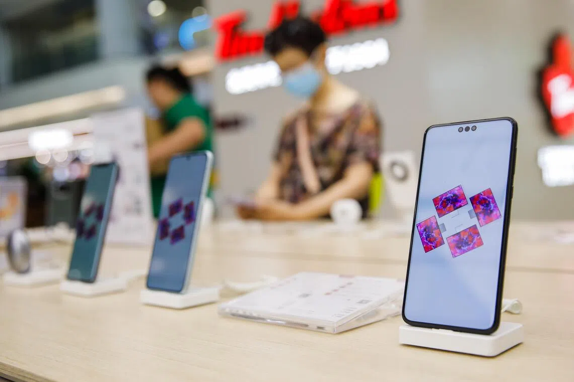 Huawei unveils Mate 90 phones, leans on homegrown chip design to offset US curbs