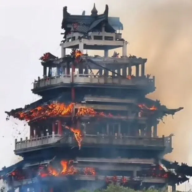 Although initially reported to be 1,500 years old, the Wenchang Pavilion was constructed in January 2008, and completed in October 2009. No cultural relics are housed in the pavilion.