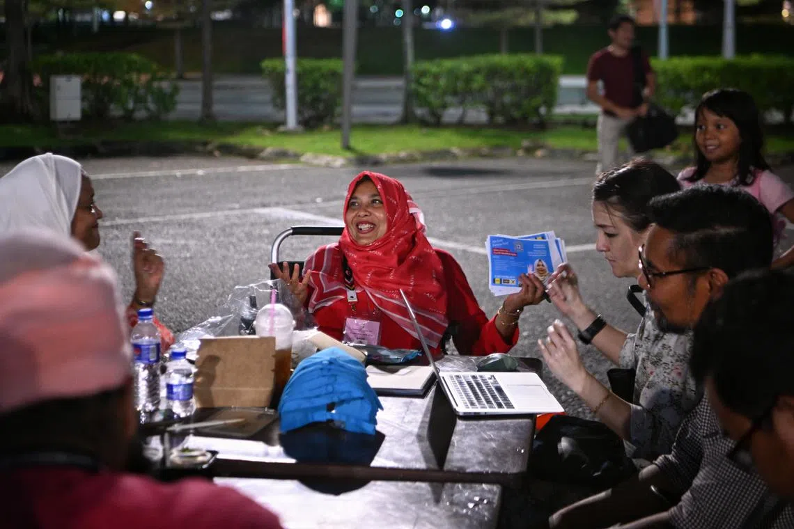 Campaign trail with Pakatan Harapan Putrajaya candidate, Dr. Noraishah Mydin, at Putrajaya food truck, Precinct 2, on 9 November 2022.