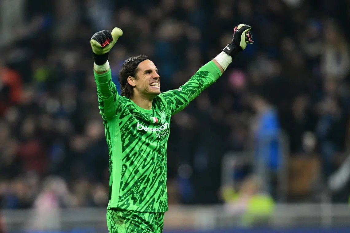 Soccer Football - Champions League - Round of 16 - Second Leg - Inter Milan v Feyenoord - San Siro, Milan, Italy - March 11, 2025 Inter Milan's Yann Sommer celebrates after Hakan Calhanoglu scores their second goal REUTERS/Daniele Mascolo/File Photo
