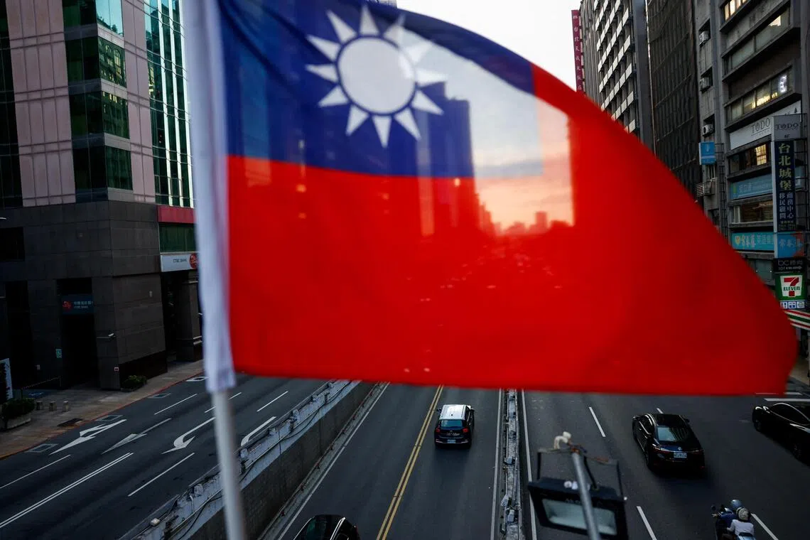 The first Taiwanese commercial aircraft flew over Pakistan on the morning of Oct 29 following an abrupt U-turn by authorities to approve permits.
