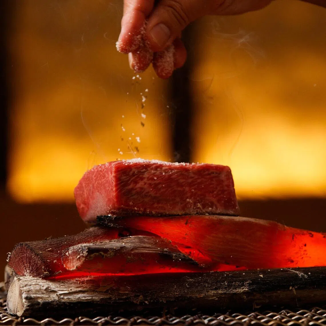 Nikuya Tanaka's Japanese outlet has a 4.45/5 rating on review website Tablelog.