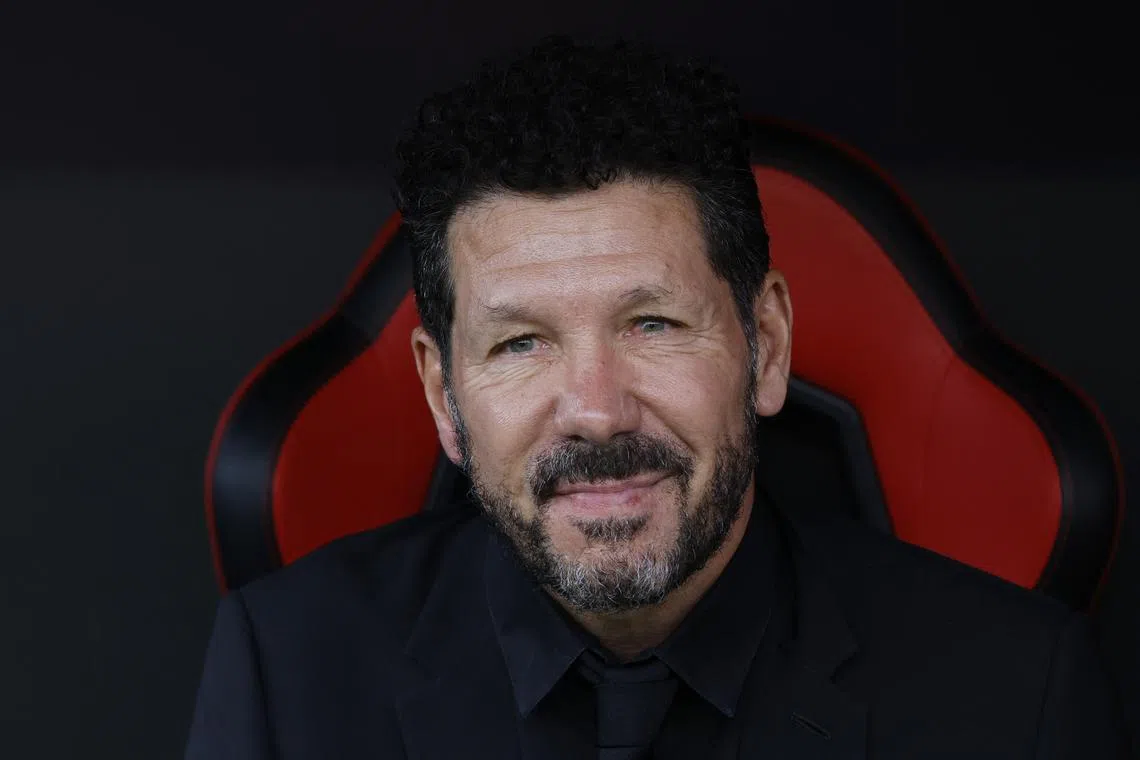 Soccer Football - LaLiga - Sevilla v Atletico Madrid - Ramon Sanchez Pizjuan, Seville, Spain - April 6, 2025 Atletico Madrid coach Diego Simeone before the match REUTERS/Marcelo Del Pozo