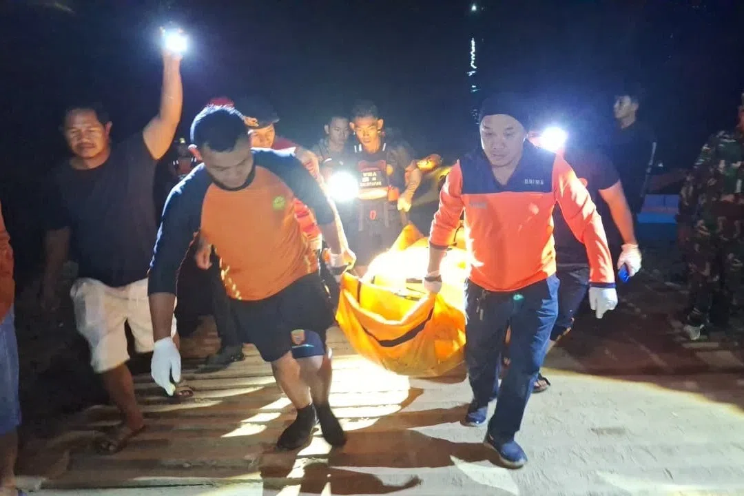 Eight people died after a ferry sank in the Mahakam River in East Kalimantan, Indonesia.