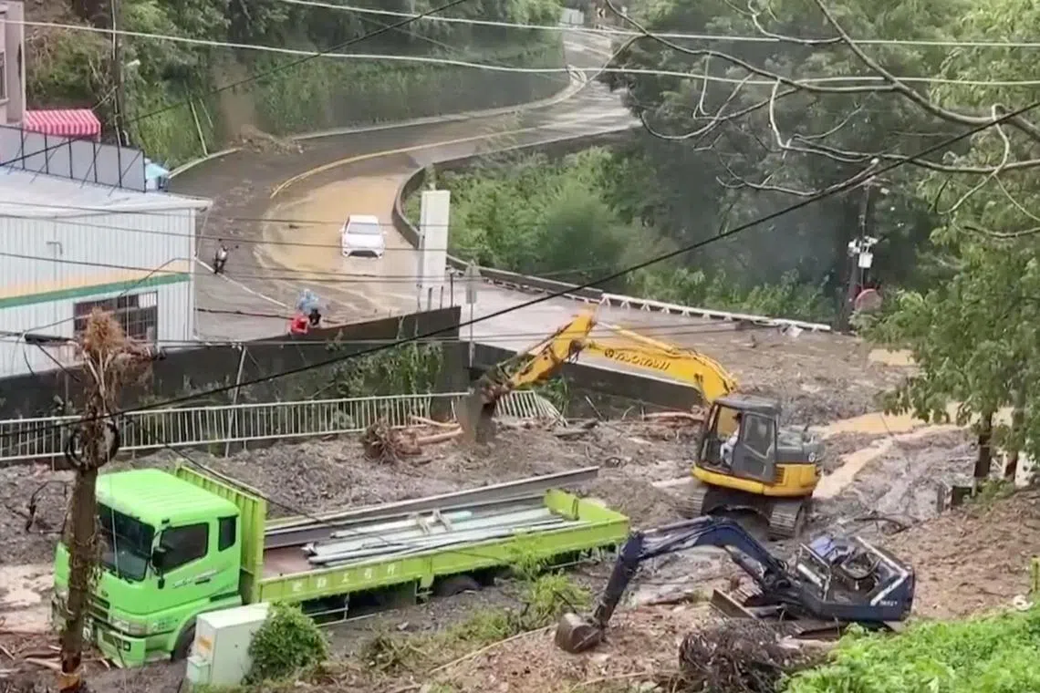 Typhoon Khanun, which left a trail of destruction in Taiwan, is now heading towards Japan's main islands.