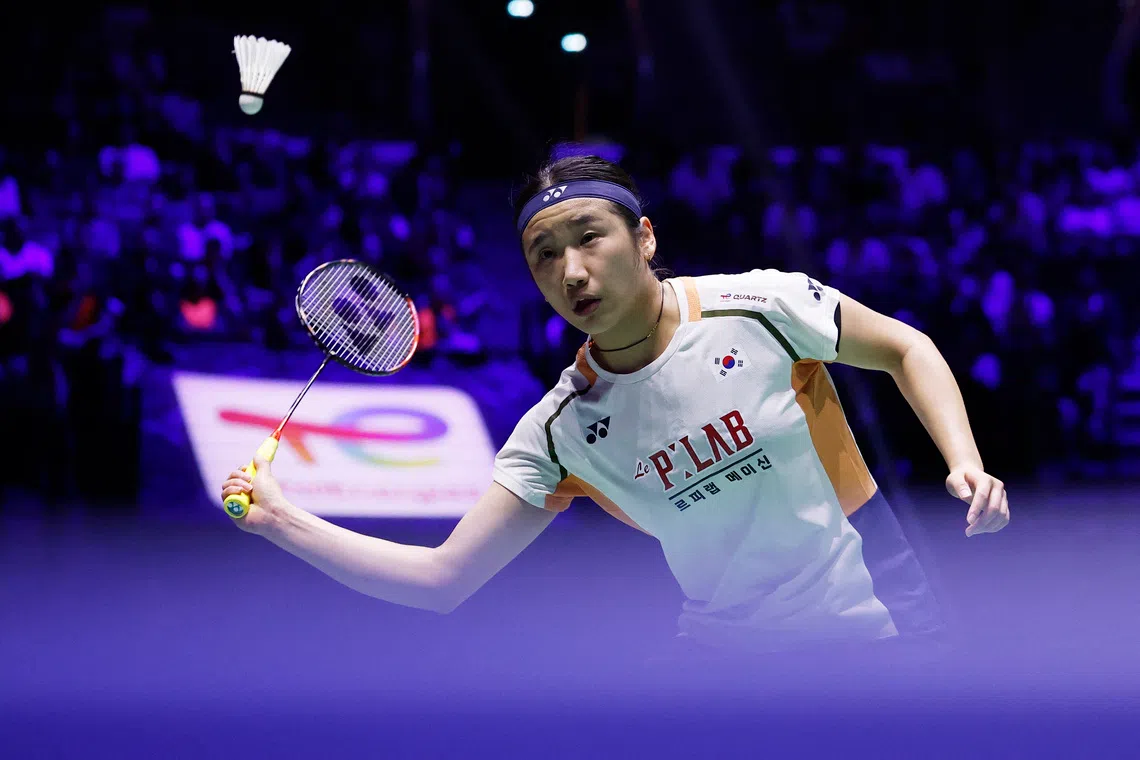 Badminton - BWF World Championships - Adidas Arena, Paris, France - August 30, 2025 South Korea's An Se Young in action during her women's singles semifinal against China's Yu Fei Chen REUTERS/Stephanie Lecocq