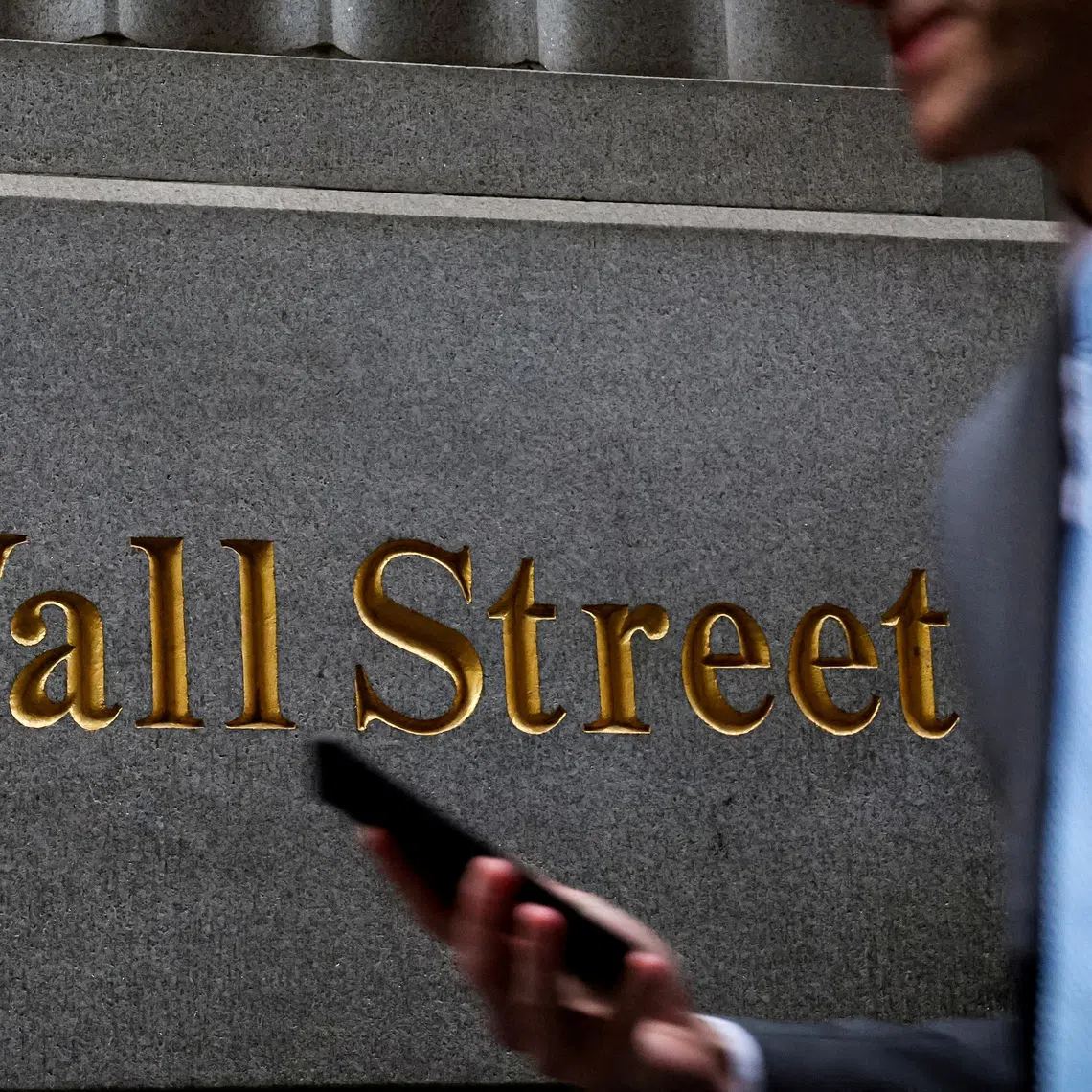 74 of the biggest US banks shed more than US$100 billion in market value on Oct 16.