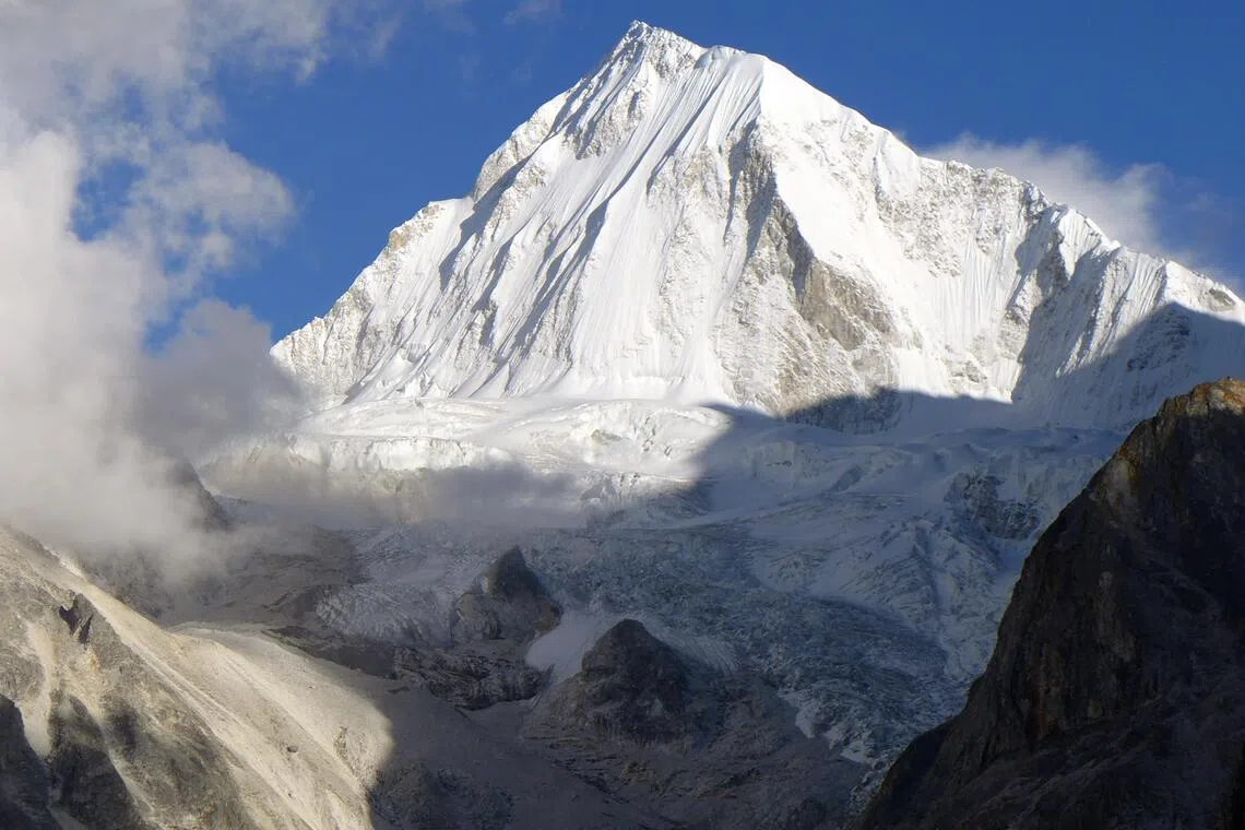 The two deceased were both guides, while the 14 missing were kitchen staff working at the expedition camp.