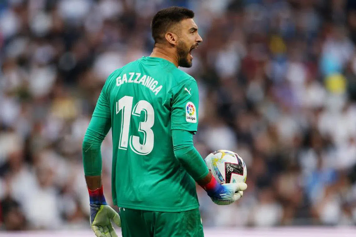 Soccer Football - LaLiga - Real Madrid v Girona - Santiago Bernabeu, Madrid, Spain - October 30, 2022 Girona's Paulo Gazzaniga REUTERS/Isabel Infantes/File Photo