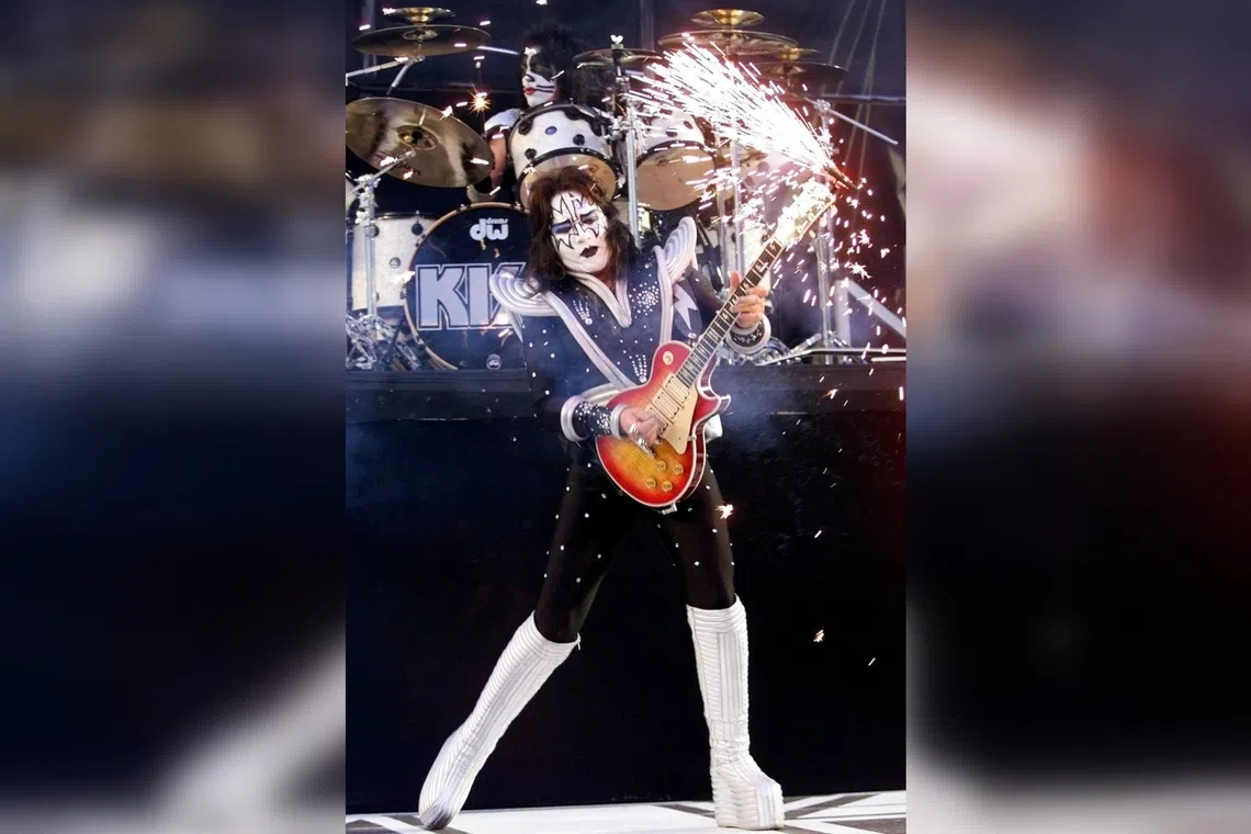 In 1973, Frehley was a founding member of Kiss, alongside frontman Gene Simmons, rhythm guitarist Paul Stanley and drummer Peter Criss.