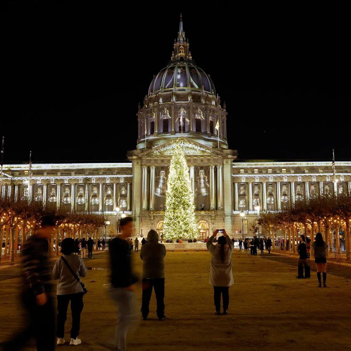 City Hall’s dome in San Francisco went dark following an hours-long outage late on Dec 20.