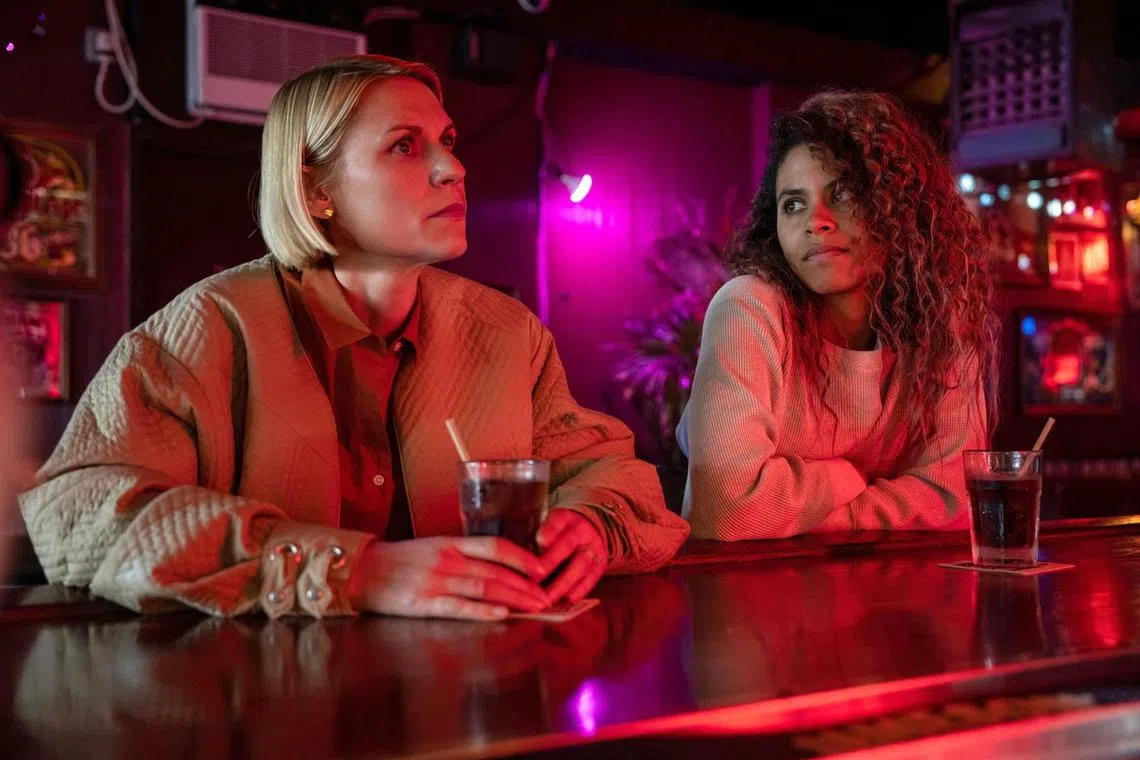 adcircle11 - Full Circle - Claire Danes and Zazie Beetz.



Source/copyright: HBO Go