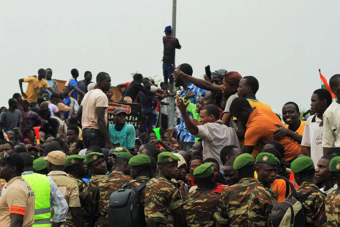 Thousands of Nigeriens gather in front of the French army headquarter, in support of the putschist soldiers and to demand the French army to leave, in Niamey, Niger September 2, 2023. REUTERS/Mahamadou Hamidou