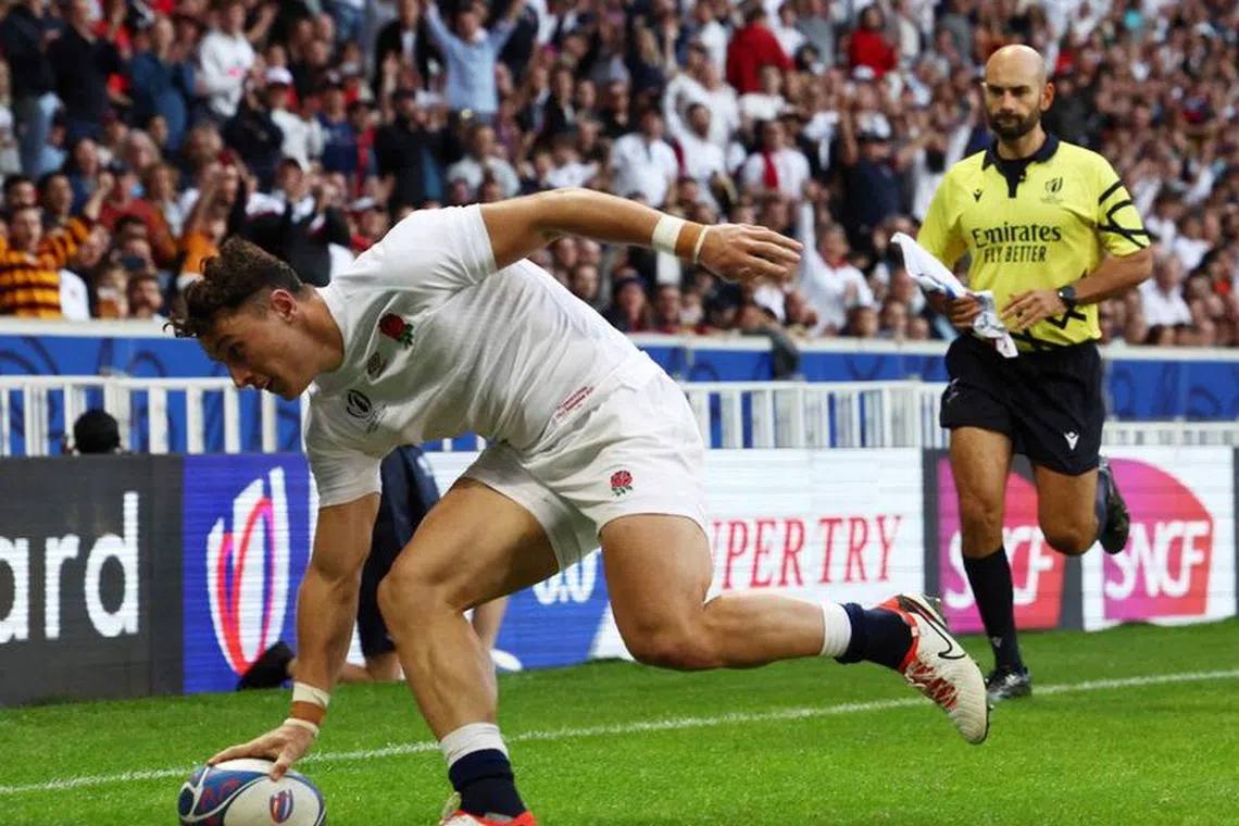 FILE PHOTO: Rugby Union - Rugby World Cup 2023 - Pool D - England v Chile - Stade Pierre-Mauroy, Lille, France - September 23, 2023  England's Henry Arundell scores their ninth try REUTERS/Stephanie Lecocq/File Photo