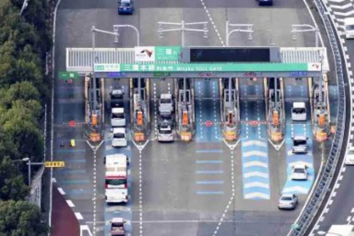 Following the failure, the operator had opened affected lanes to traffic, allowing tolls to be paid online later.