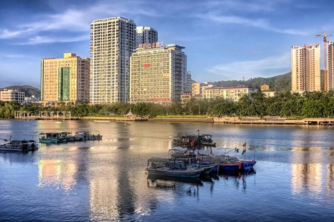 During his time off work on medical leave, the man's colleague spotted him at an airport in Hainan.