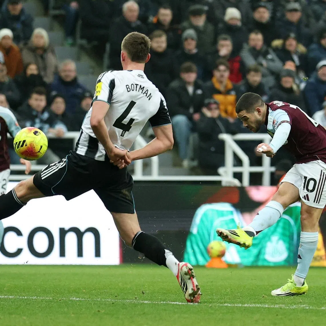 Soccer Football - Premier League - Newcastle United v Aston Villa - St James' Park, Newcastle, Britain - January 25, 2026 Aston Villa's Emiliano Buendia scores their first goal REUTERS/Phil Noble