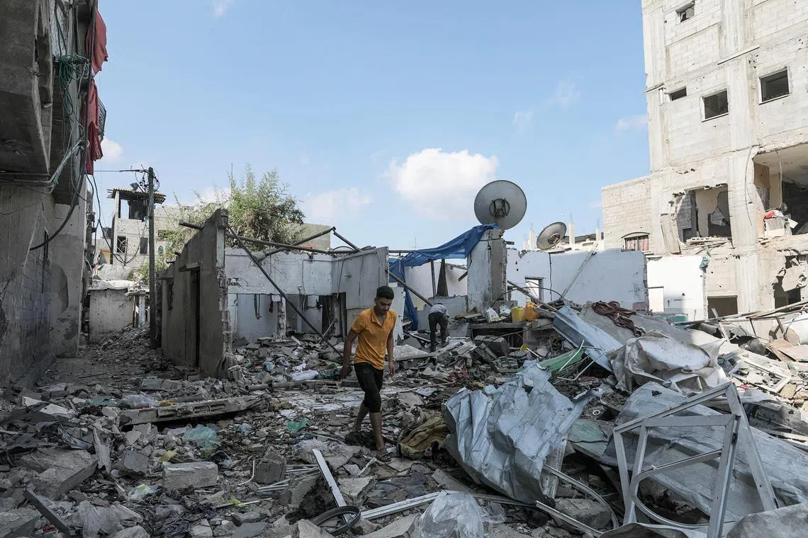 There has been no let-up in fighting in Gaza, where residents of the southern city of Khan Younis said Israeli forces blew up homes in the east.