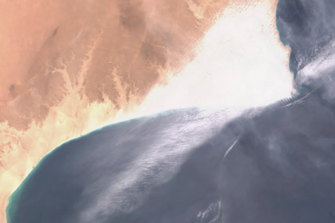 Gulf oil spill fast becoming worst in years, agencies warn