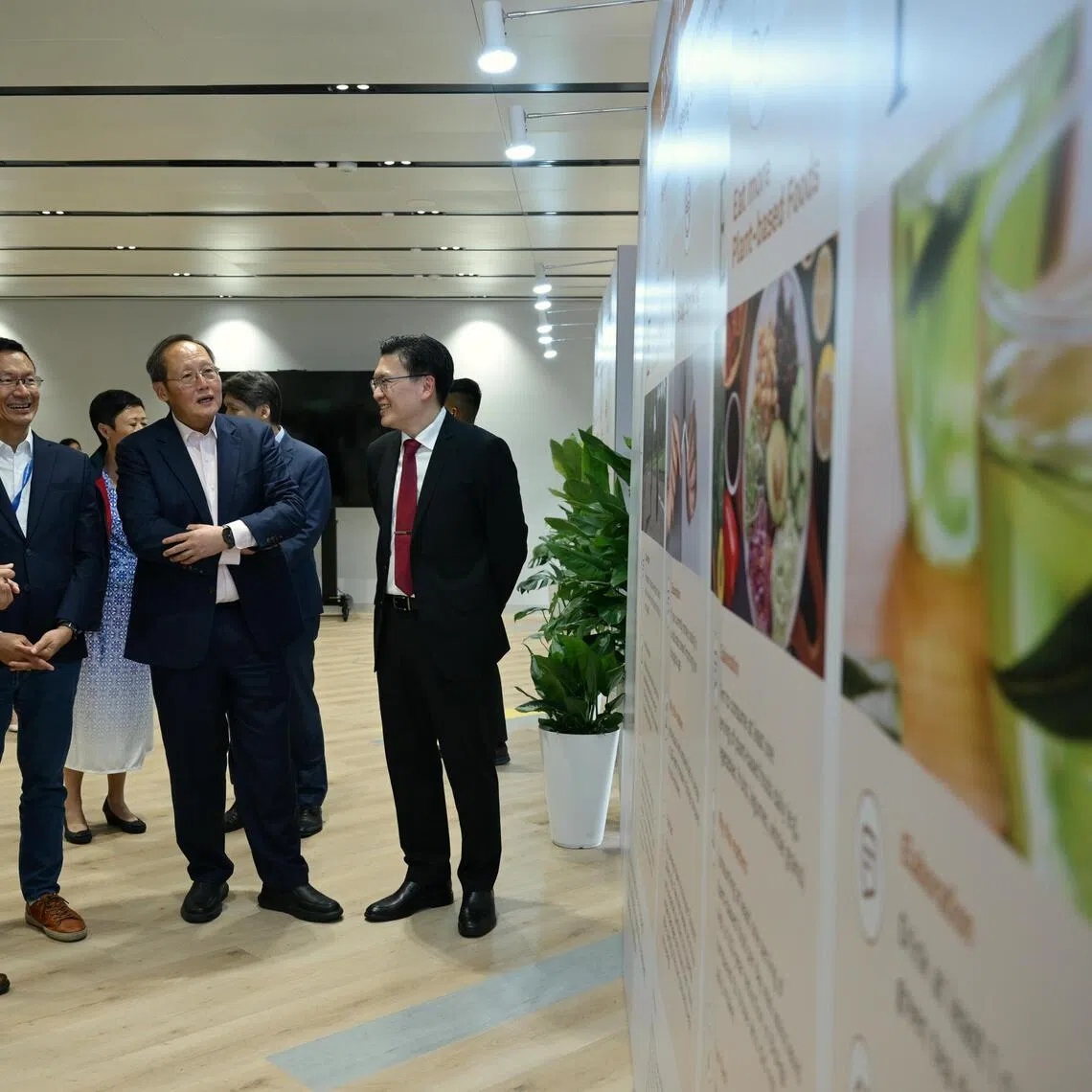 Minister for Trade and Industry (Energy and Industry) Dr Tan See Leng (2nd from right) with  Lucence CEO Min Han (far right) at The Science of Healthy Longevity event on Aug 11.