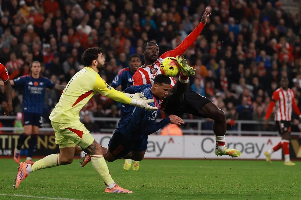 Sunderland's Brian Brobbey scores his team's second goal in stoppage time to deny Arsenal the win.