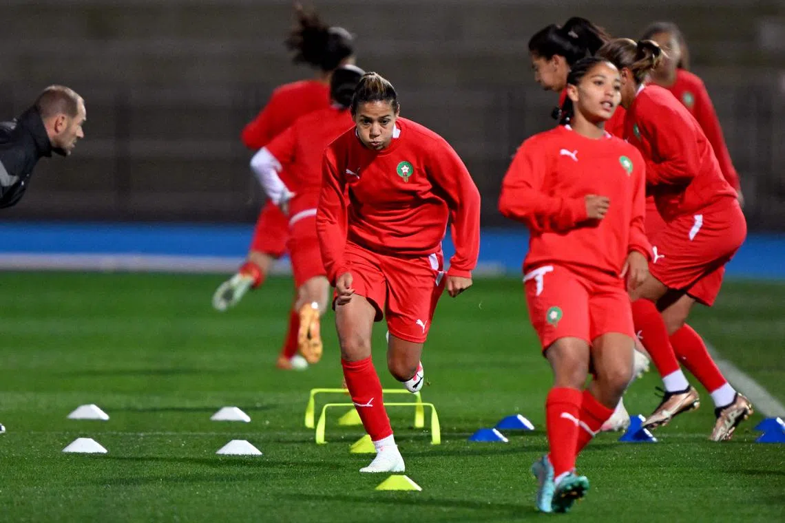 Morocco captain Ghizlane Chebbak (ventre) taking part in a training session at the Lakeside Stadium in Melbourne on Sunday, on the eve of the Women's World Cup football match between Germany and Morocco.