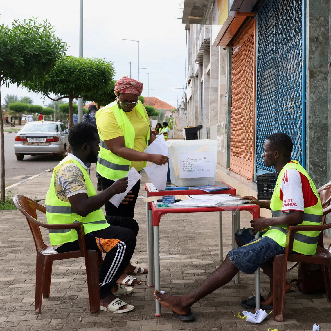FILE PHOTO: Election officials count ballots for the constitutional referendum at a polling station after voting closed in Bissau, Guinea-Bissau, August 30, 2026. REUTERS/Stringer/File Photo