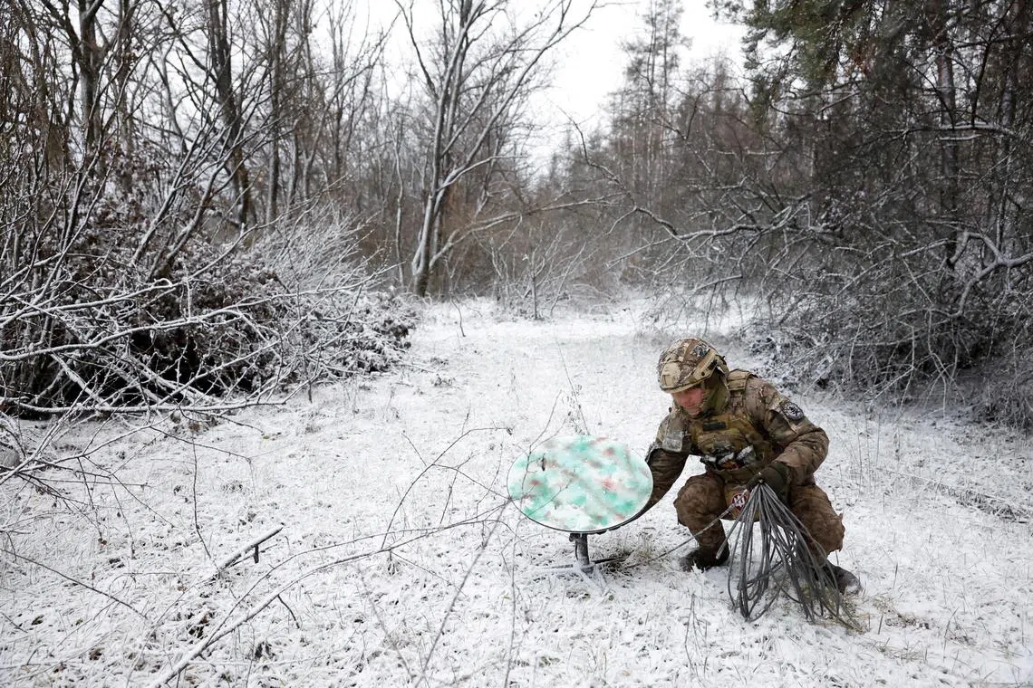 Foto de arquivo: “Psycho”, 22 da 80ª Brigada de Assault Aérea Separada desconecta seu link de estrela na linha de frente no Orthodox Christmas, durante um cessar -fogo anunciado pela Rússia durante o período de Natal Ortodoxo, da região da linha de frente de Kreminna, Ucrânia, 6 de janeiro, 2023.