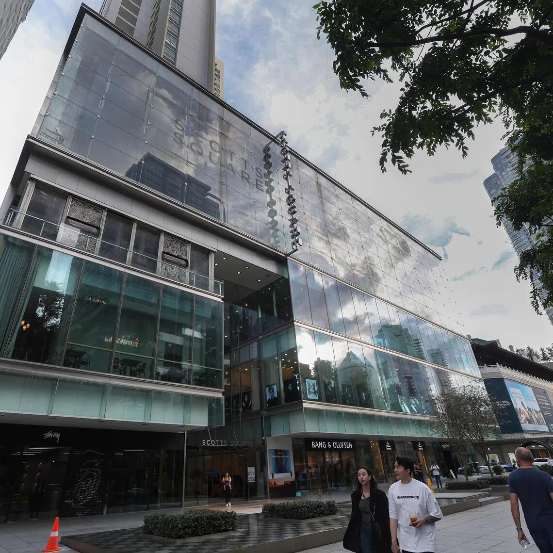 With Scotts Square containing about 12,160 sq m of retail space, the deal translates to a price of S$2,368 per square foot.