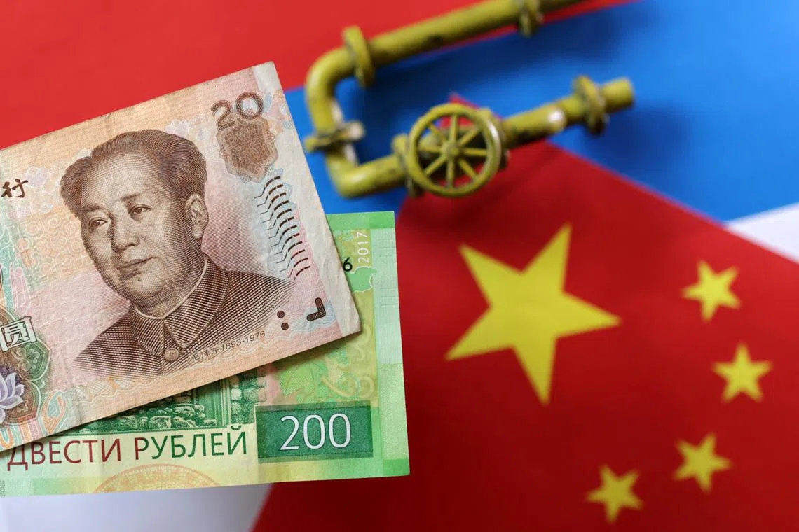 Total transactions in the yuan-rouble pair on the Moscow Exchange ballooned to an average of almost 9 billion yuan (S$1.72 billion) a day last month. Previously, they rarely exceeded 1 billion yuan in an entire week.