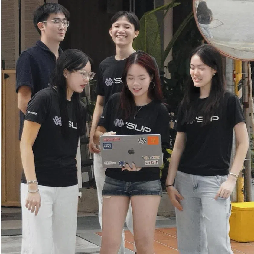 The founding members of ‘Sup - Jovan Tan, 21, Wilson Soon, 25, Chloe Yoong, 19, Ace Yip, 18, and Rachael Jong, 18 (left picture), Liu Rui Kai and Yicheng Li are co-founders of tracker.sg.