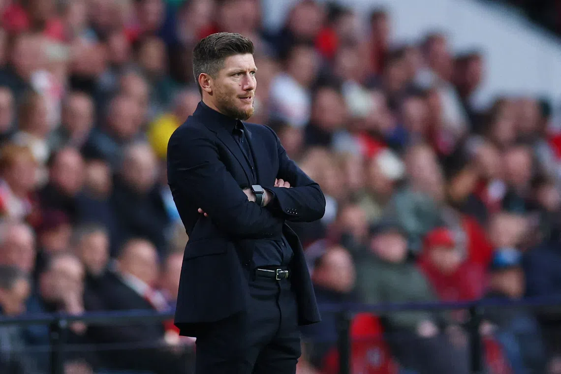 Soccer Football - UEFA Champions League - PSV Eindhoven v Union Saint-Gilloise - Philips Stadion, Eindhoven, Netherlands - September 16, 2025 Union Saint-Gilloise coach Sebastien Pocognoli REUTERS/Piroschka Van De Wouw