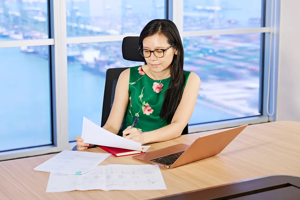 senior chartering manager at zag international vale tan