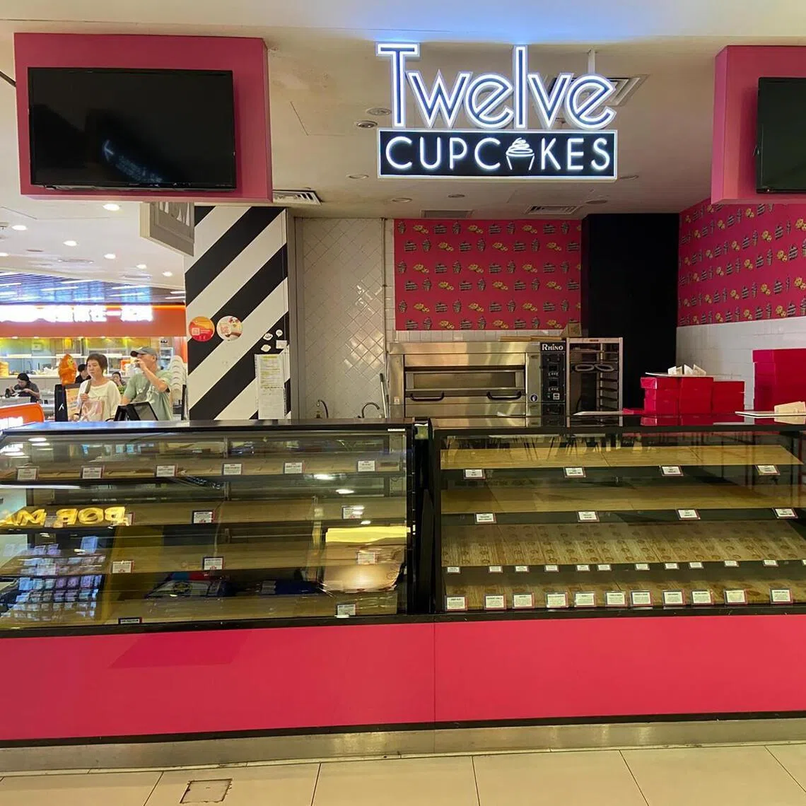 bncupcake30 - Empty Twelve Cupcakes outlet at Bukit Panjang Plaza.

Credit: TIMOTHY GOH