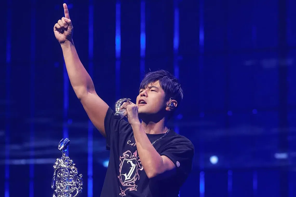 Jay Chou shared that at times, he did think of cancelling some shows due to his condition, but eventually held back from doing so.