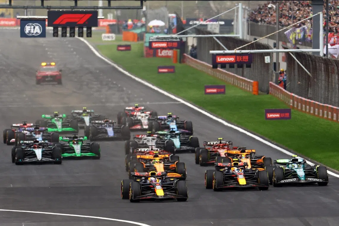 Formula One F1 - Chinese Grand Prix - Shanghai International Circuit, Shanghai, China - April 21, 2024 Red Bull's Max Verstappen leads at the start of the race REUTERS/Edgar Su