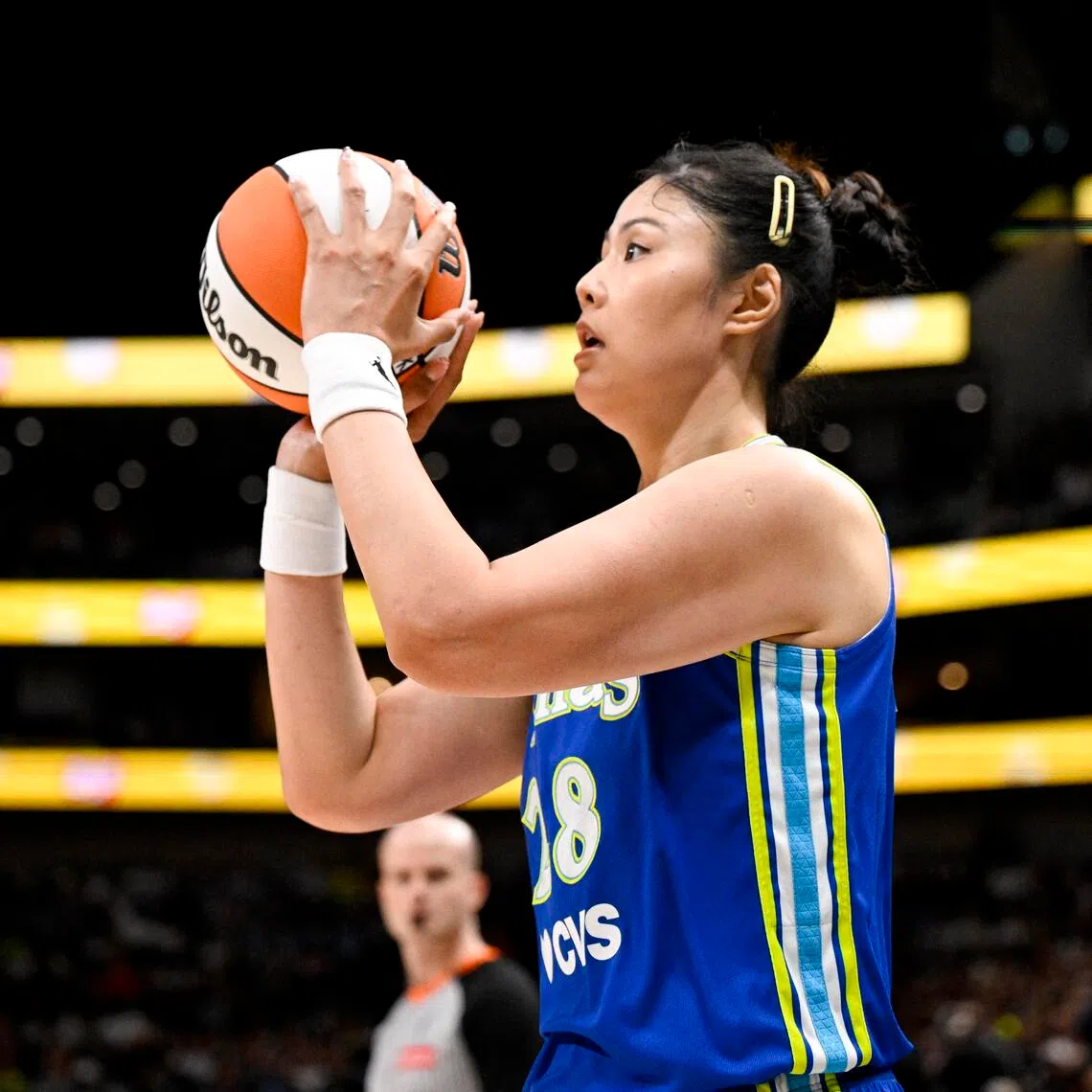 At the 2024 Paris Olympics, Li Yueru, seen here in action for WNBA’s Dallas Wings, led China with 17.7 points and 11.0 rebounds.
