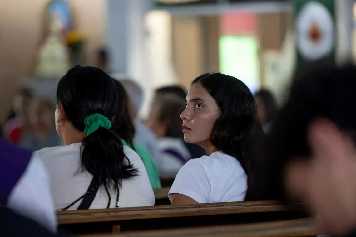 Teen Venezuela quake survivor mourns her 'young forever' friends