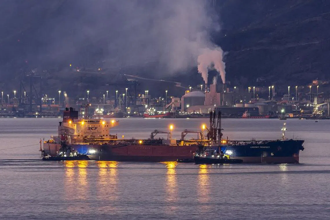 Liberian-flagged crude oil tanker Ligovsky Prospect is pictured in Tutunciftlik in the western city of Izmit, Turkey December 15, 2019. REUTERS/Yoruk Isik/File Photo